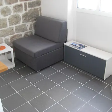 Studio Tudor Split